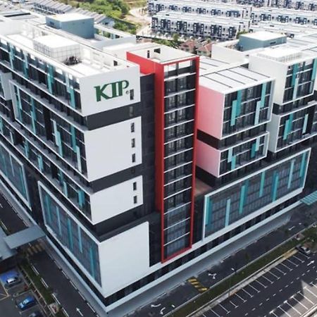 Tulip Touch Homestay Kota Warisan Klia Sepang Exteriér fotografie